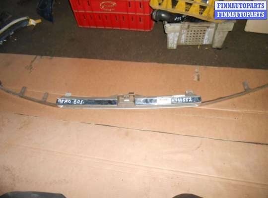 Ус под фару PG709249 на Peugeot 605 1989-1999