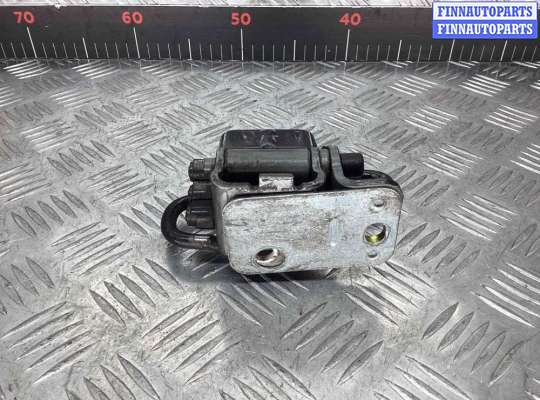 купить Петля двери передней левой на Audi A3 A3 II (8P) 2003-2005