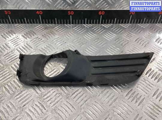 Решетка (заглушка) бампера на Ford Focus II
