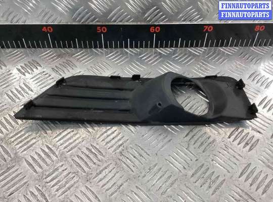 Решетка (заглушка) бампера на Ford Focus II