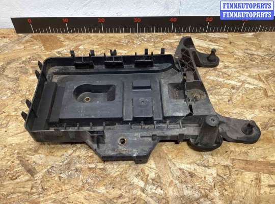 купить Планка крепления аккумулятора на Volkswagen Golf Golf V (1K) 2004-2009