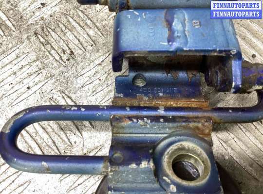 купить Петля двери передней левой на Volkswagen Golf Golf IV (1J) 1997-2004