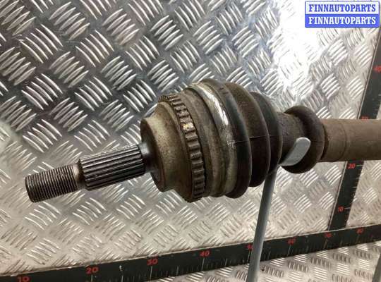 купить Полуось передняя правая (приводной вал, ШРУС) на Renault Scenic Scenic I (JA) 1999-2003 рестайлинг