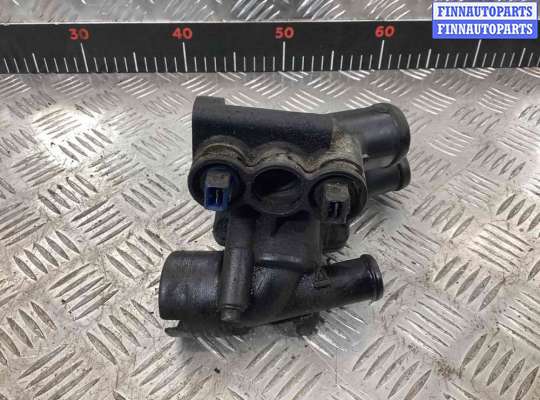 Корпус термостата на Volkswagen Passat B4 (3A)