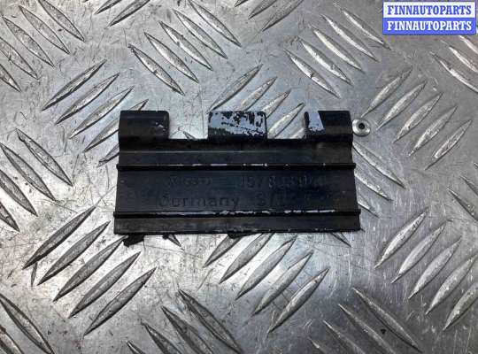 Кронштейн VG2680873 на Volkswagen Passat Passat B3 1988-1993