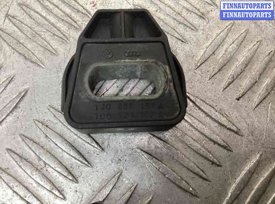 купить Кронштейн радиатора на Volkswagen Golf Golf IV (1J) 1997-2004