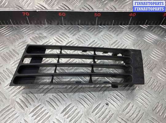 купить Заглушка (решетка) в бампер передний на Audi A4 A4 B5 (8D) 1994-1999