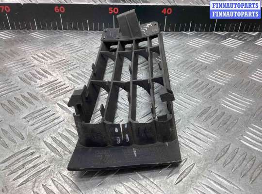 купить Заглушка (решетка) в бампер передний на Audi A4 A4 B5 (8D) 1994-1999