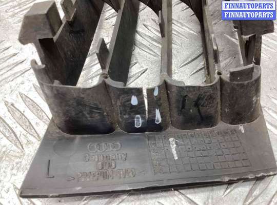 купить Заглушка (решетка) в бампер передний на Audi A4 A4 B5 (8D) 1994-1999