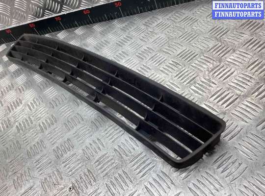 купить Заглушка (решетка) в бампер передний на Audi A4 A4 B5 (8D) 1994-1999