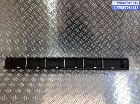 купить Молдинг двери передней правой на Audi 100 100 C3 1982-1991