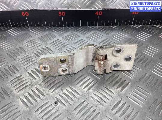 Петля двери