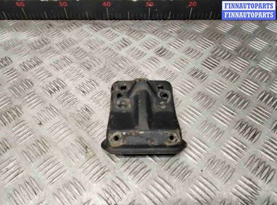 купить Кронштейн крепления бампера переднего на Audi 100 100 C3 1982-1991