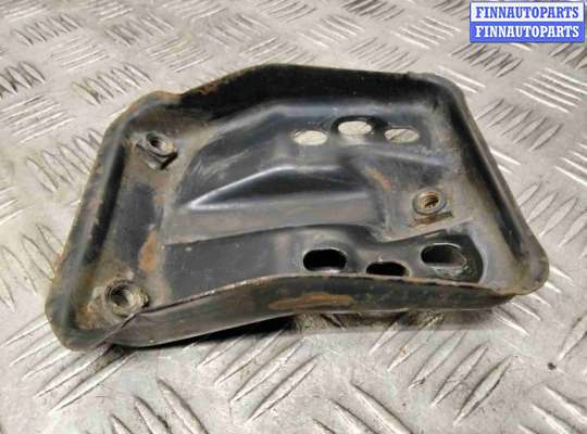 купить Кронштейн крепления бампера переднего на Audi 100 100 C3 1982-1991