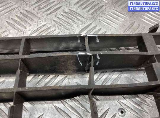 купить Заглушка (решетка) в бампер передний на Audi A6 A6 C5 (4B) 2001-2004 рестайлинг