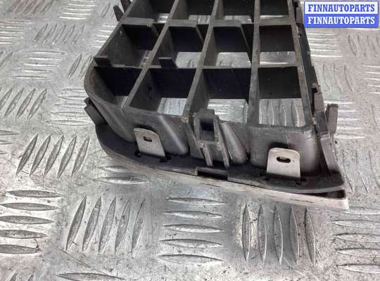 купить Заглушка (решетка) в бампер передний на Audi A6 A6 C5 (4B) 2001-2004 рестайлинг