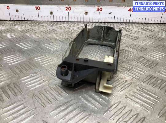 купить Рамка фары противотуманной правой на BMW 3-Series 3-Series (E36) 1990-2000