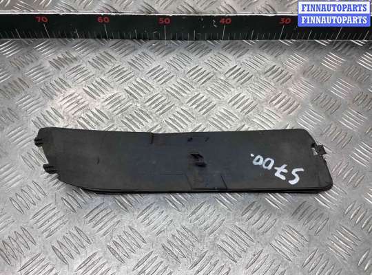 купить Заглушка (решетка) в бампер передний на Audi A4 A4 B5 (8D) 1994-1999