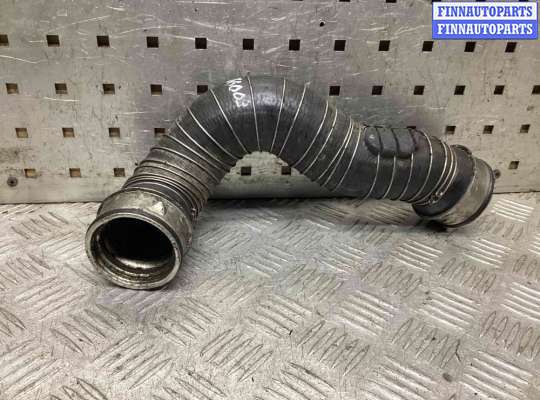 Патрубок интеркулера MB1269458 на Mercedes C C (W203) 2000-2004