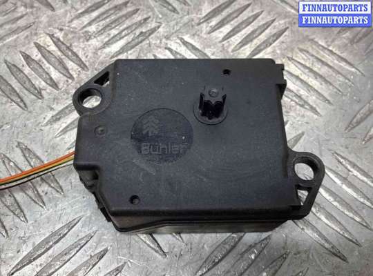 Моторчик заслонки печки на Renault Megane I