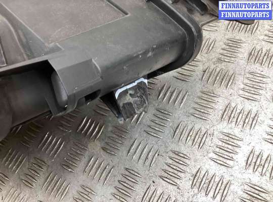 Фара передняя на Audi A6 (C5)