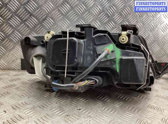 Фара передняя на Audi A6 (C5)