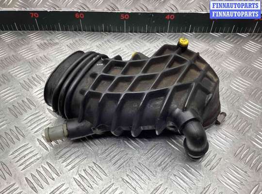 купить Патрубок воздушного фильтра на Audi 100 100 C3 1982-1991