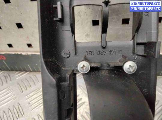 Ручка двери внутренняя на Volkswagen Golf IV (1J)