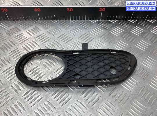 купить Рамка фары противотуманной левой на Mercedes C C (W203) 2000-2004