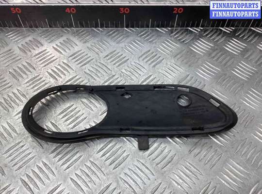 купить Рамка фары противотуманной левой на Mercedes C C (W203) 2000-2004