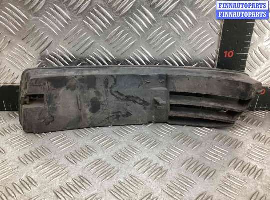 купить Заглушка (решетка) в бампер передний на Audi A4 A4 B5 (8D) 1994-1999
