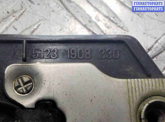 Замок капота на BMW 5 (E34)