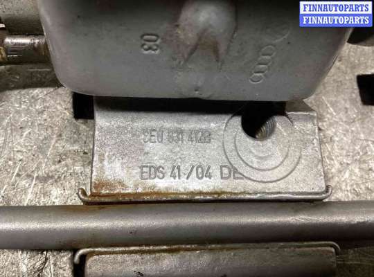 купить Петля двери передней правой на Audi A4 A4 B7 (8EC, 8ED) 2004-2008