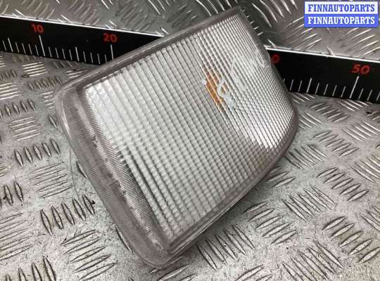 Поворотник передний