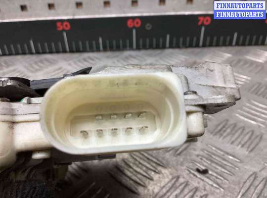 купить Замок двери передней левой на Audi A4 B7 (8EC, 8ED) 2004-2008