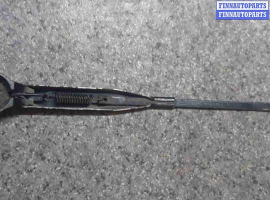 Поводок дворника на Audi A6 (C4)