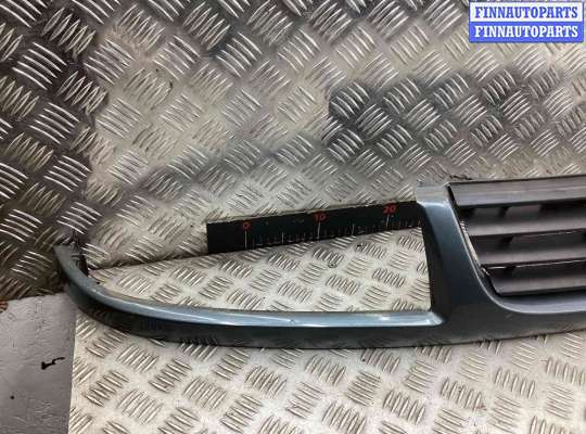 купить Решетка радиатора на Volkswagen Passat Passat B4 (3A) 1993-1997