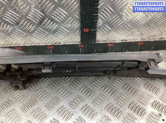 купить Решетка радиатора на Volkswagen Passat Passat B4 (3A) 1993-1997