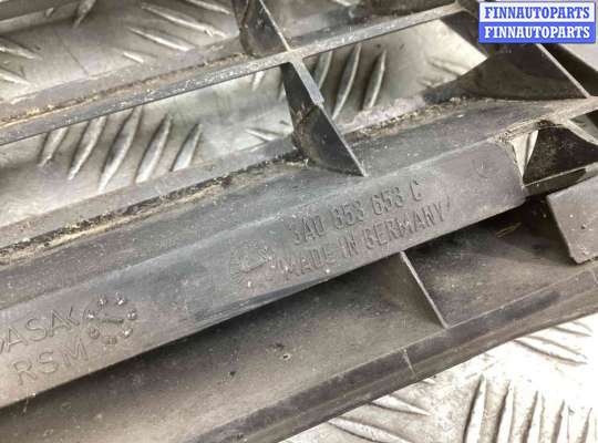 купить Решетка радиатора на Volkswagen Passat Passat B4 (3A) 1993-1997