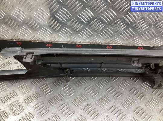 купить Решетка радиатора на Volkswagen Passat Passat B4 (3A) 1993-1997