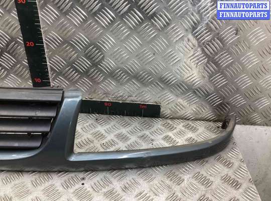 купить Решетка радиатора на Volkswagen Passat Passat B4 (3A) 1993-1997