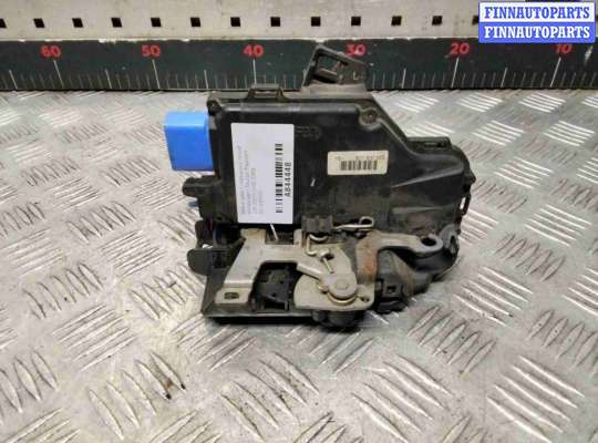 Замок боковой двери на Volkswagen Touran I (1T)