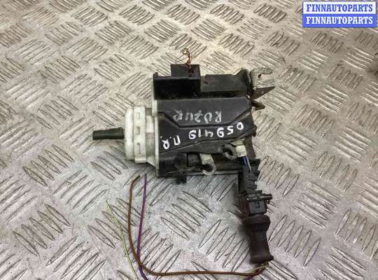 Замок двери передней правой AU1701608 на Audi A6 A6 C4 (4A) 1994-1997