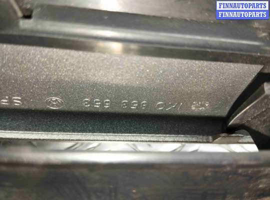 купить Решетка радиатора на Volkswagen Golf Golf V (1K) 2004-2009