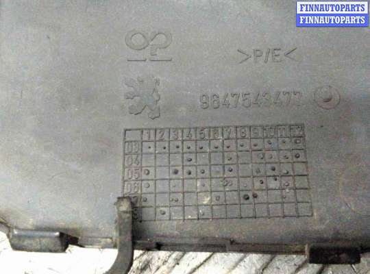 купить Заглушка (решетка) в бампер задний на Peugeot 407 407 2004-2010