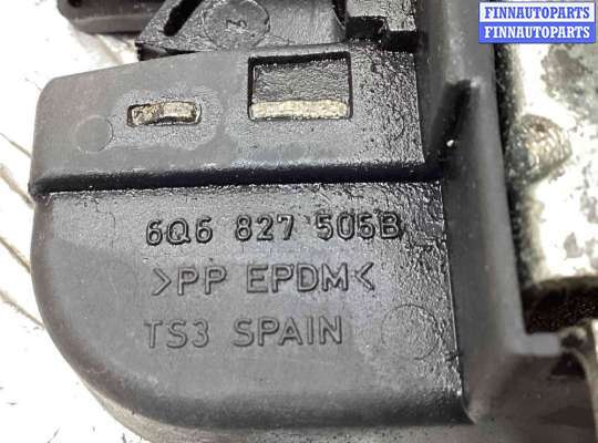 Замок багажника на Volkswagen Polo Mk4 (6Q/9N3)