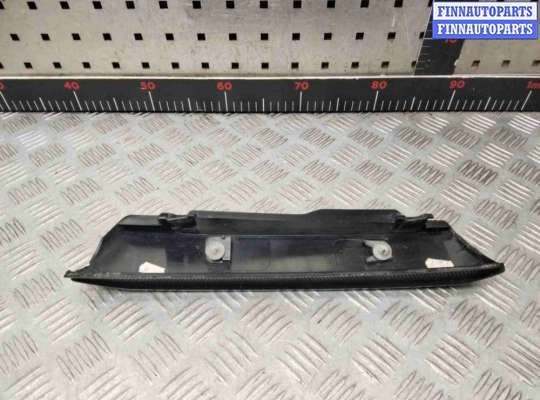 купить Накладка двери (крышки) багажника на Renault Scenic Scenic II (JM) 2003-2006