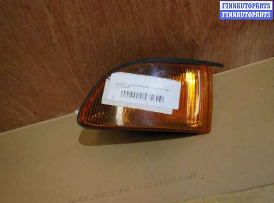 Поворотник правый MT301497 на Mitsubishi Galant VIII 1996-2003