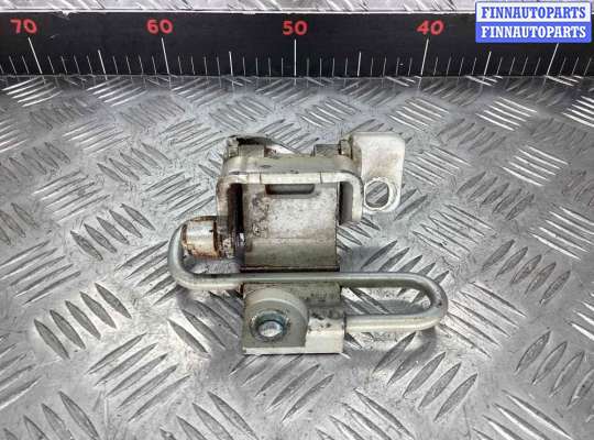 купить Петля двери передней правой на Volkswagen Golf Plus Golf+ V (5M) 2005-2014