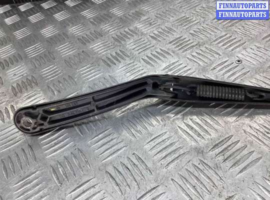 купить Щеткодержатель (поводок стеклоочистителя, дворник) на Mercedes C C (W203) 2000-2004